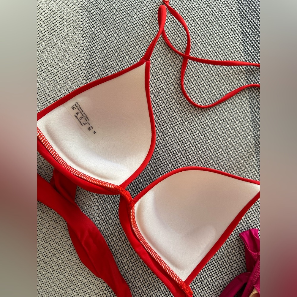 2 Bikini Tops - Picture 4 of 7